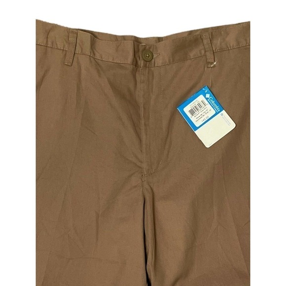 Columbia Red Bluff Men’s Cargo Shorts Flat Front Brown Size 44 - Picture 3 of 6
